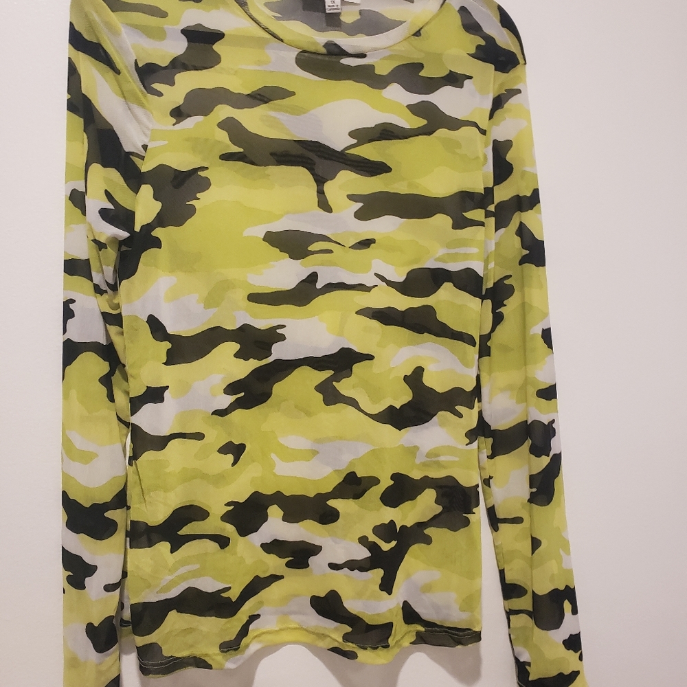 Haunte Monde Camouflage Long Sleeve Blouse. Size 1x